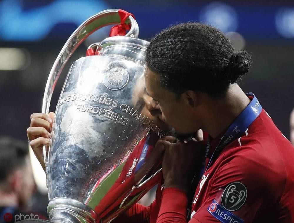 乌拉圭绝杀墨西哥，范戴克状态火热