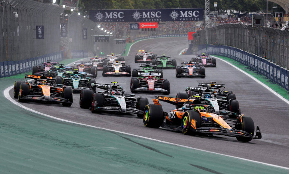 威廉姆斯力克红牛车队，诺里斯带队取胜