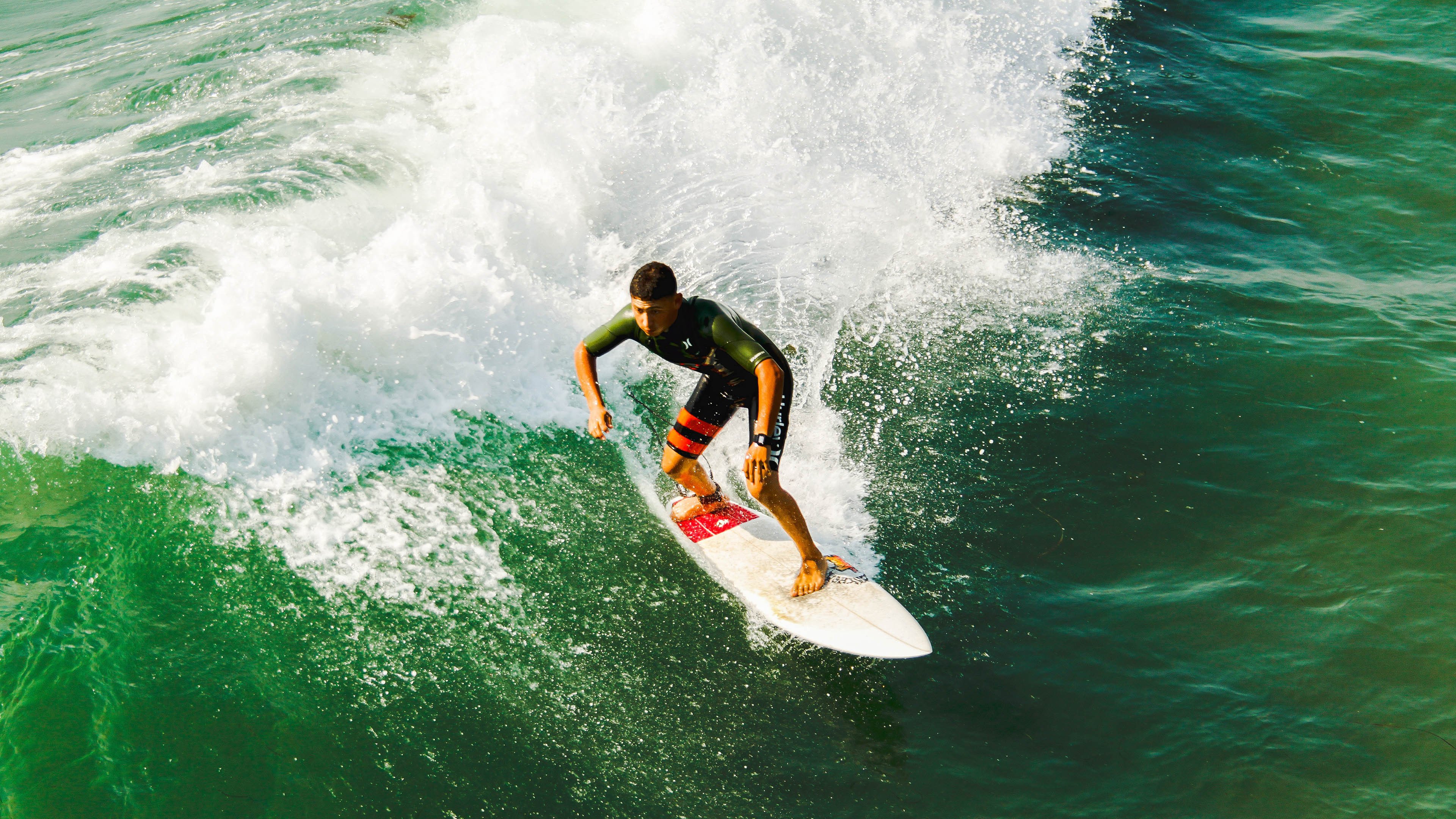 莫兰特完美发挥难敌湖人铁壁,紫金军团连续得分狂潮压制尼克斯