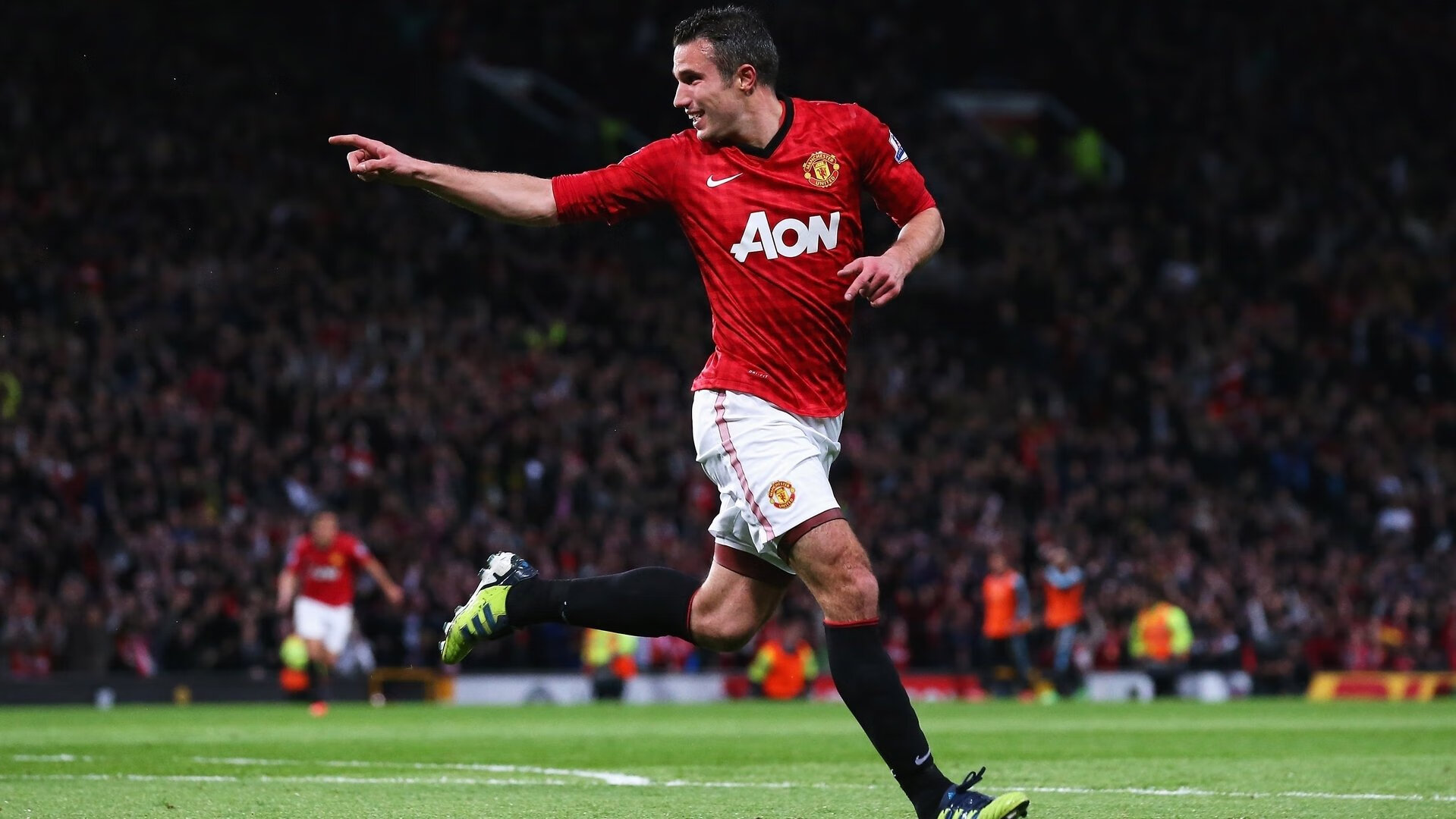 卢卡库持续制造杀伤，哥伦比亚与加纳的战术博弈揭示现代足球的唯一性