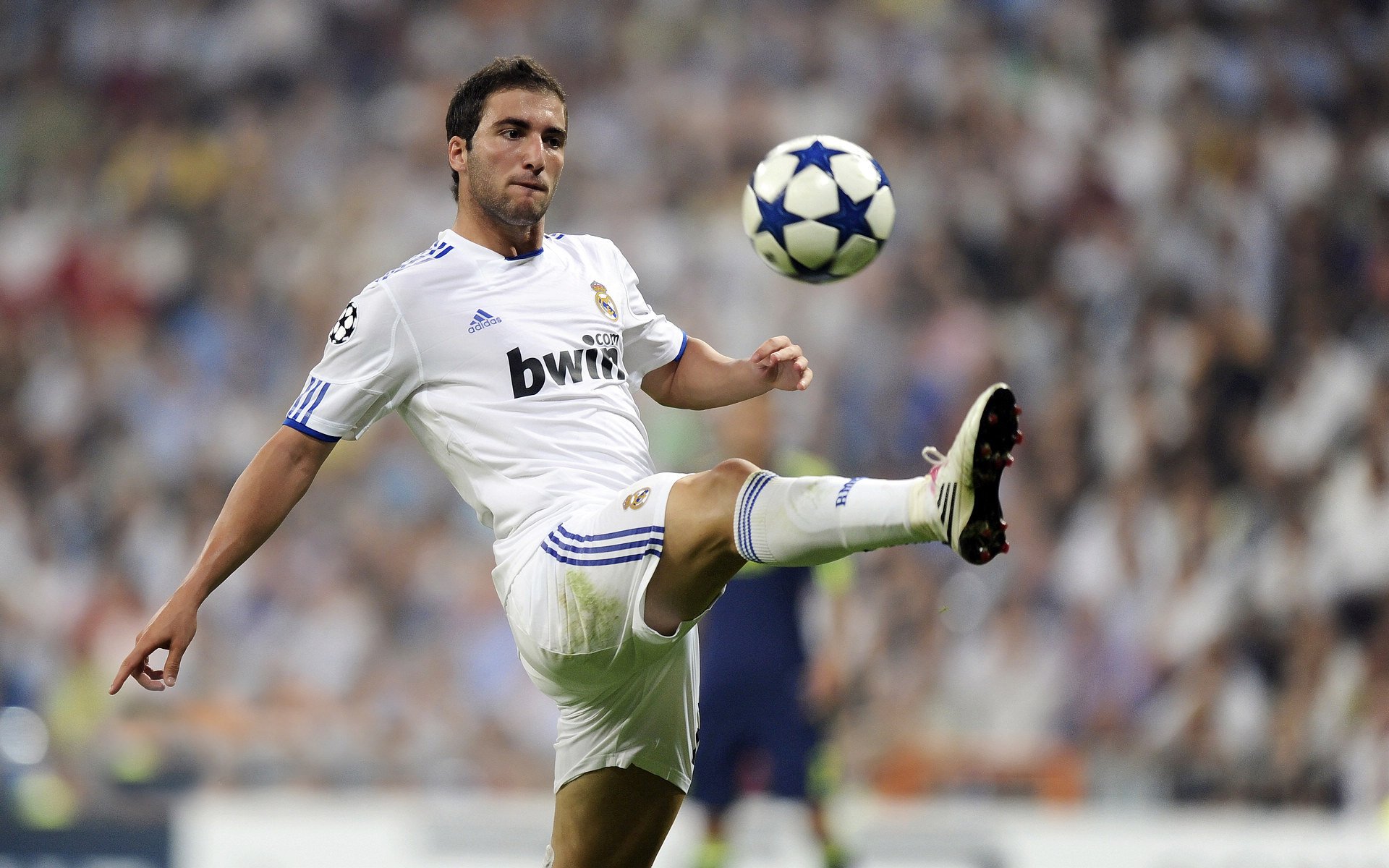 喀麦隆奇迹夜，加时鏖战罗马，克瓦拉茨赫利亚里程碑闪耀