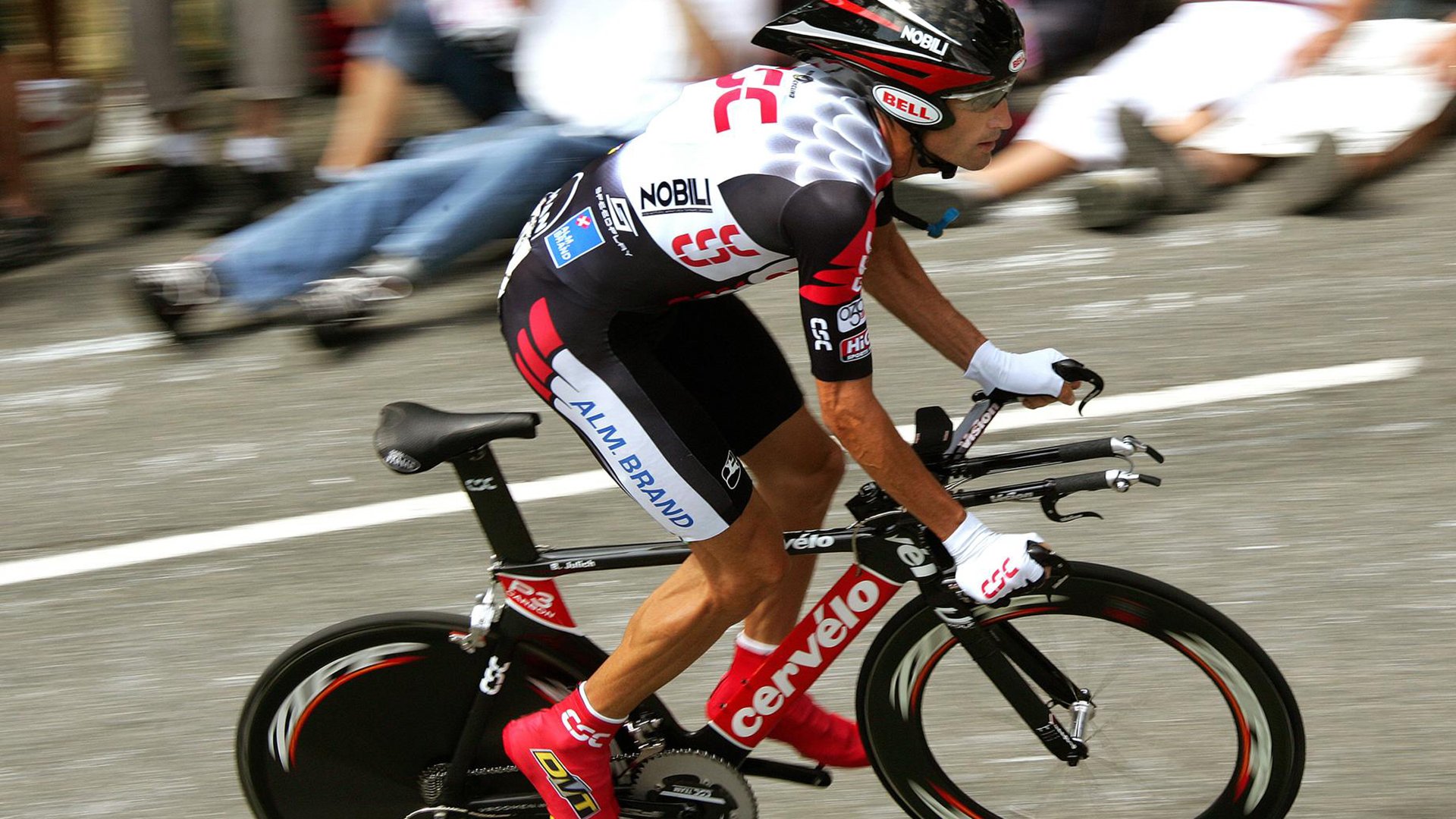 米切尔展现巨星价值，凯尔特人掀翻北京队，一场跨越文化的篮球对话